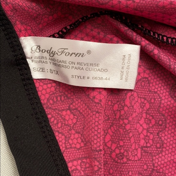 Body Form magenta and black lace 1x panty - Picture 4 of 6